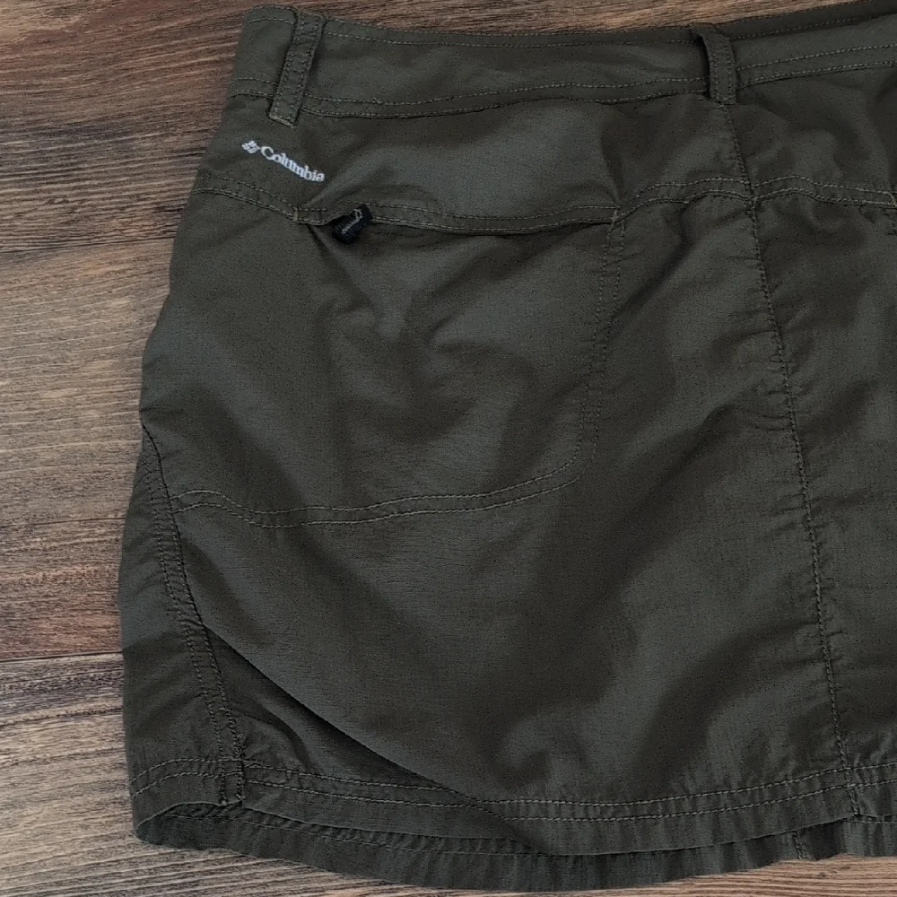 Columbia Forest Green Omni Shade Sun Protection Skorts 10